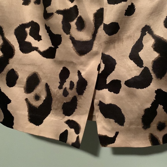 Beautiful Ann Taylor lined Animal print skirt - Picture 4 of 5